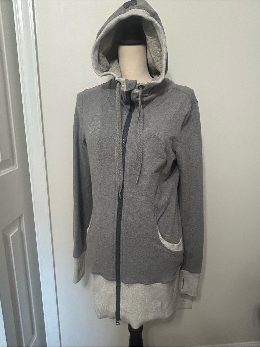 Vintage Lululemon Women's Gray Full Zip Hooded Knit Cotton Hoodie Pockets Size 8